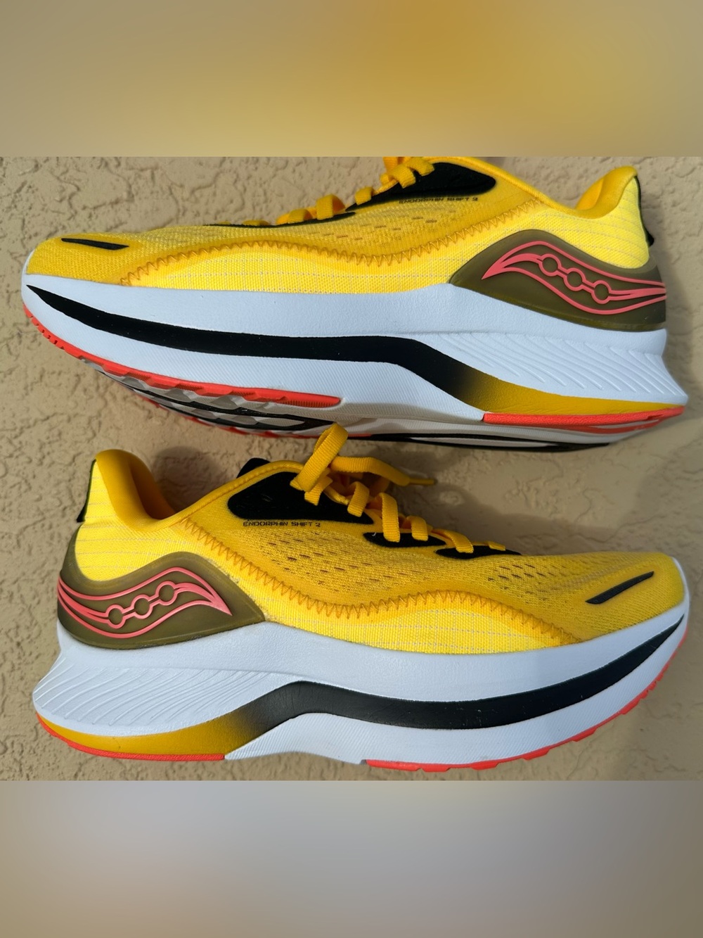 Saucony Endorphin Shift 2 in ViZiGold Yellow Running Shoes Women Size 7.5 in VGC - Picture 11 of 15